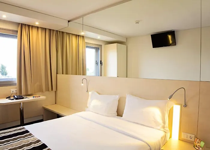 パーク ポルト アエロポルト ホテル 3*