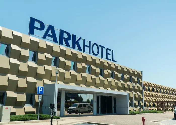 Otel Park Porto Aeroporto 3*